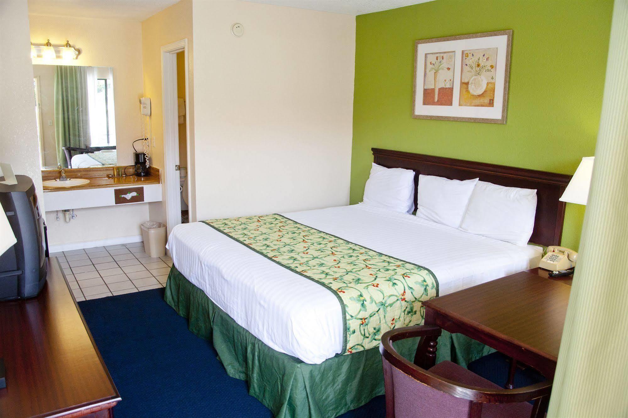 Days Inn by Wyndham DeFuniak Springs Exterior foto